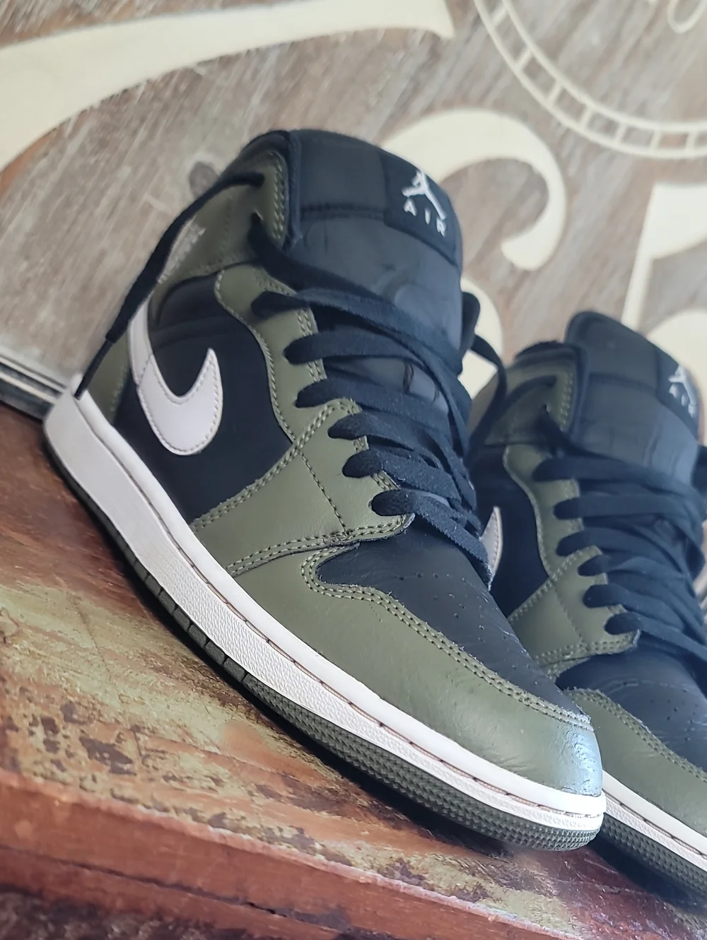 Nike Air Jordan 1 Mid 